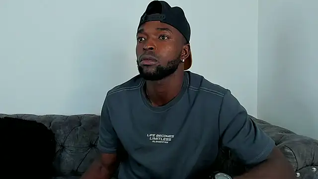 Snapshot of Dylan_Taylor chatting on October 2025 04:10:01 AM Dylan Taylor online show from October 2025 04:10:01 AM