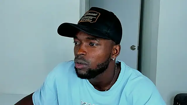 Snapshot of Dylan_Taylor chatting on October 2025 03:48:02 AM Dylan Taylor online show from October 2025 03:48:02 AM