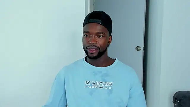 Snapshot of Dylan_Taylor chatting on October 2025 04:36:01 AM Dylan Taylor online show from October 2025 04:36:01 AM