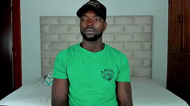 Snapshot of Dylan_Taylor chatting on November 2025 12:26:01 PM Dylan Taylor online show from November 2025 12:26:01 PM