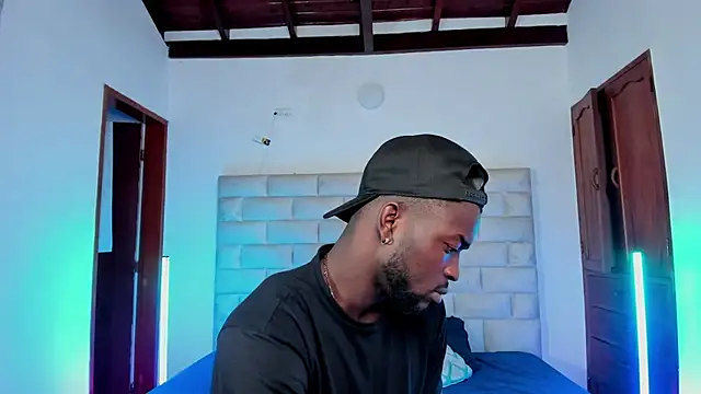 Snapshot of Dylan_Taylor chatting on November 2025 12:41:02 PM Dylan Taylor online show from November 2025 12:41:02 PM