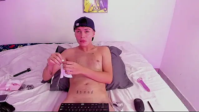 Snapshot of crushnier chatting on January 2025 10:23:01 PM crushnier online show from January 2025 10:23:01 PM