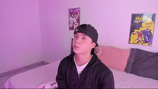 Snapshot of crushnier chatting on February 2025 05:33:01 PM crushnier online show from February 2025 05:33:01 PM