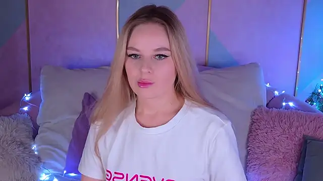 BeatriceEsmont online show from January 2025 08:35:01 PM