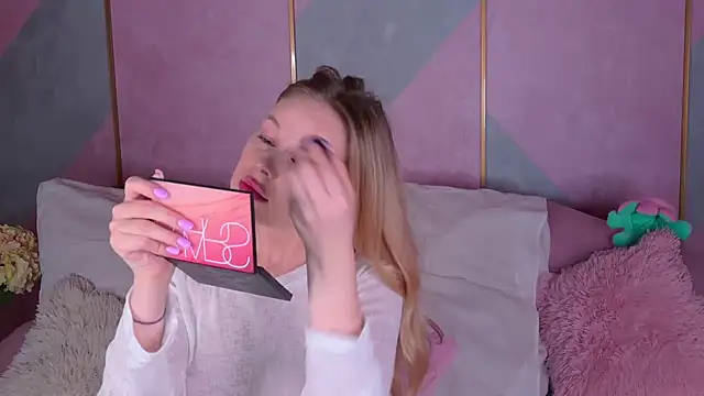 BeatriceEsmont online show from January 2025 09:05:01 PM