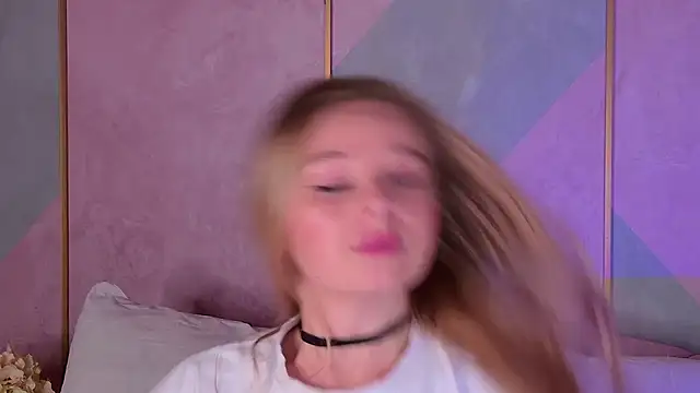 BeatriceEsmont online show from March 2025 12:58:02 AM