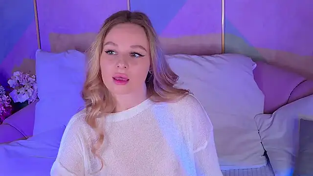 BeatriceEsmont online show from March 2025 08:45:02 PM