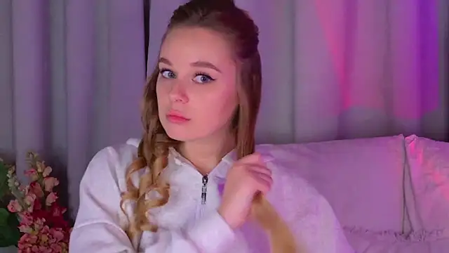 BeatriceEsmont online show from September 2025 09:11:02 AM