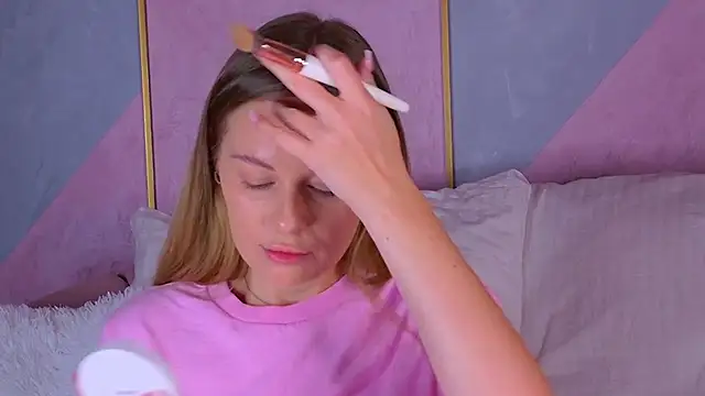 BeatriceEsmont online show from October 2025 07:26:01 PM