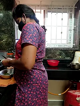 Tamil Shalini Lustyy online show from February 2026 01:33:01 AM