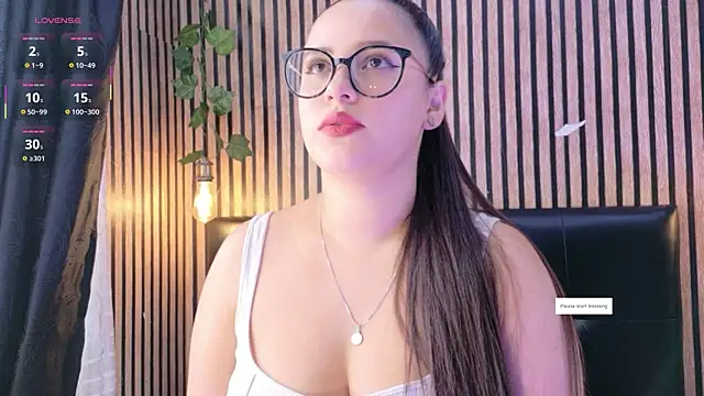 Snapshot of Victoria_Ponce1 chatting on October 2025 08:09:02 PM Victoria Ponce1 online show from October 2025 08:09:02 PM