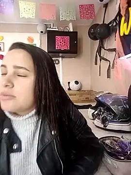 Snapshot of Victoria_Ponce1 chatting on October 2025 05:17:01 PM Victoria Ponce1 online show from October 2025 05:17:01 PM