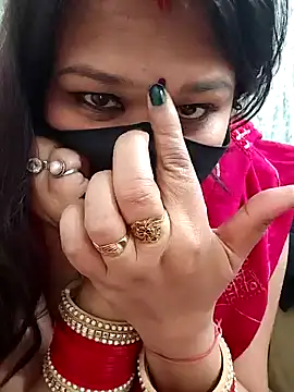Snapshot of Mayuri77 chatting on January 2025 08:35:01 PM Mayuri77 online show from January 2025 08:35:01 PM