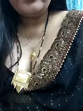 Snapshot of Mayuri77 chatting on February 2025 08:23:02 PM Mayuri77 online show from February 2025 08:23:02 PM