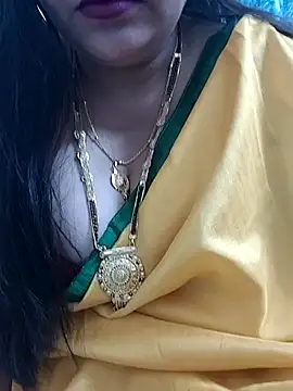 Snapshot of Mayuri77 chatting on February 2025 05:07:01 PM Mayuri77 online show from February 2025 05:07:01 PM