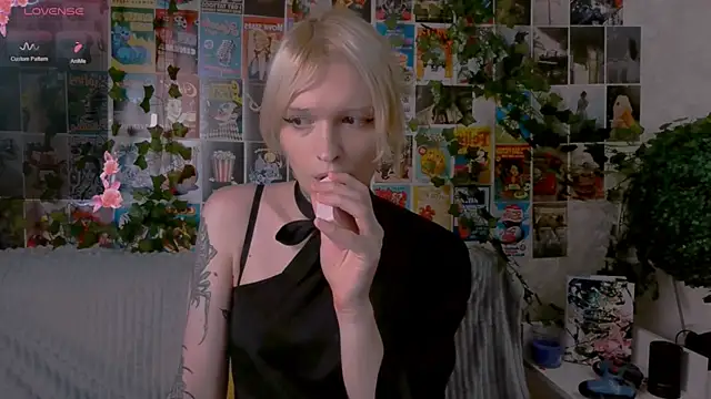 Simona Rain online show from October 2025 09:54:02 PM