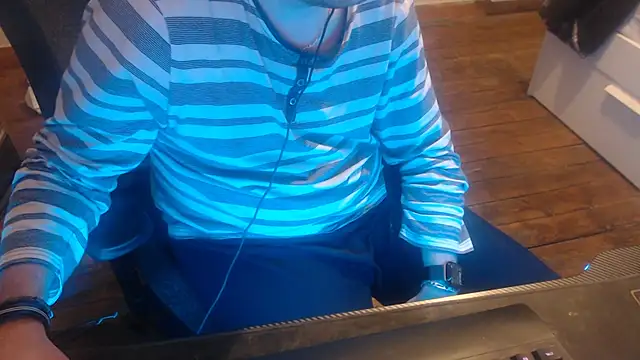 Snapshot of mancreeed chatting on January 2026 11:08:02 PM mancreeed online show from January 2026 11:08:02 PM