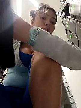 LIZ-06  online show from February 2025 01:10:02 PM