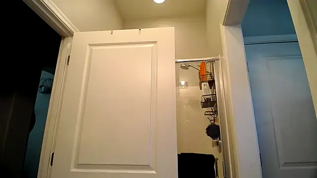 tayweird online show from December 2024 09:17:01 PM