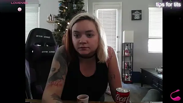 tayweird online show from December 2024 07:19:02 PM