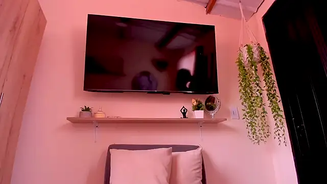 sofiaVelez01 online show from April 2026 04:23:02 PM