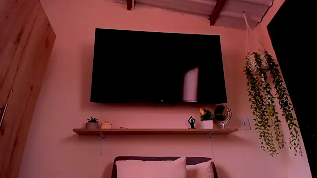 sofiaVelez01 online show from April 2026 04:11:01 PM
