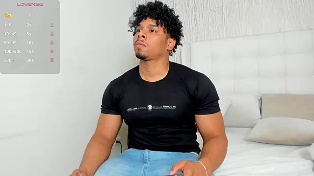 Jacub Micke1 online show from May 2026 01:00:01 AM