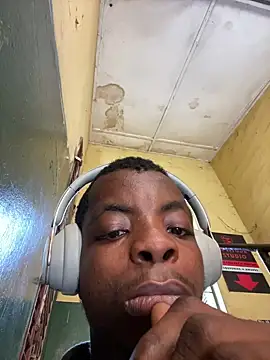 Snapshot of Dierich02_77 chatting on February 2025 04:00:01 PM Dierich02 77 online show from February 2025 04:00:01 PM