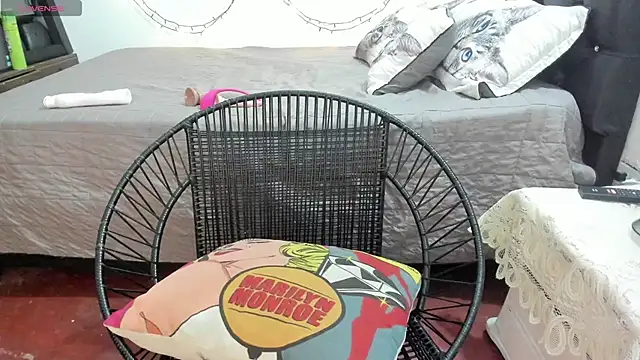 Snapshot of dirtyvalentina4u chatting on March 2025 11:31:01 PM dirtyvalentina4u online show from March 2025 11:31:01 PM