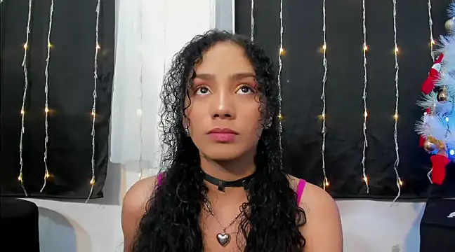 Snapshot of Dakota_M1 chatting on December 2024 01:17:01 AM Dakota M1 online show from December 2024 01:17:01 AM