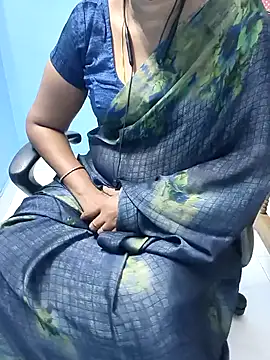 Snapshot of selvi_selvi chatting on December 2024 04:59:02 PM selvi selvi online show from December 2024 04:59:02 PM