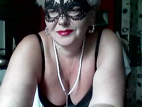 Lisa Suzie online show from June 2026 08:27:01 AM