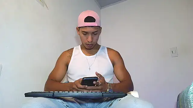Snapshot of maximo_vega_newv chatting on April 2026 08:39:01 PM maximo vega newv online show from April 2026 08:39:01 PM