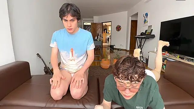 Snapshot of mapleg chatting on February 2026 06:04:01 PM mapleg online show from February 2026 06:04:01 PM