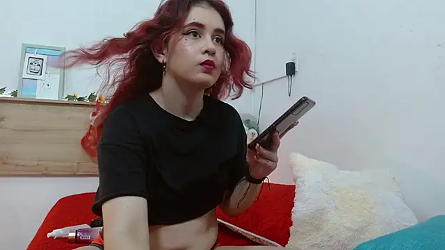 Emyli rousse  online show from December 2024 01:11:02 PM