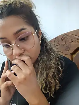 Snapshot of BrendaGirs chatting on July 2026 02:31:02 AM BrendaGirs online show from July 2026 02:31:02 AM