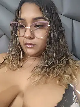 Snapshot of BrendaGirs chatting on July 2026 02:53:02 AM BrendaGirs online show from July 2026 02:53:02 AM