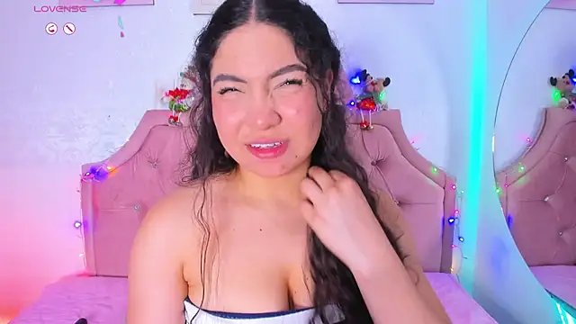 amandalee01 online show from December 2025 08:05:01 PM