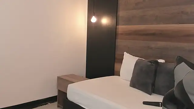 stephanya  online show from April 2026 08:22:02 PM