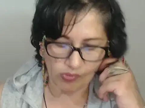 Snapshot of Hannabeckboobs chatting on December 2024 07:22:01 PM Hannabeckboobs online show from December 2024 07:22:01 PM