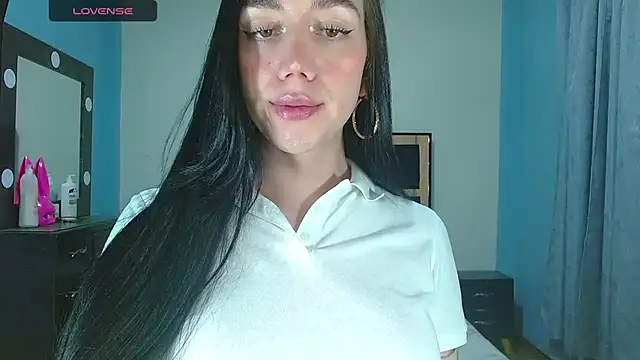 Snapshot of karla_zambrano chatting on May 2026 07:19:01 PM karla zambrano online show from May 2026 07:19:01 PM