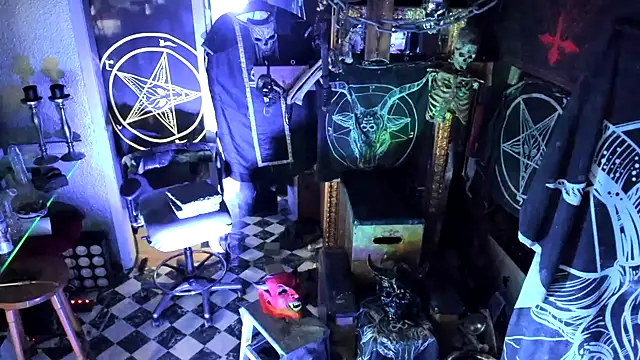 Snapshot of BULGEDEMON chatting on October 2025 08:26:01 AM BULGEDEMON online show from October 2025 08:26:01 AM