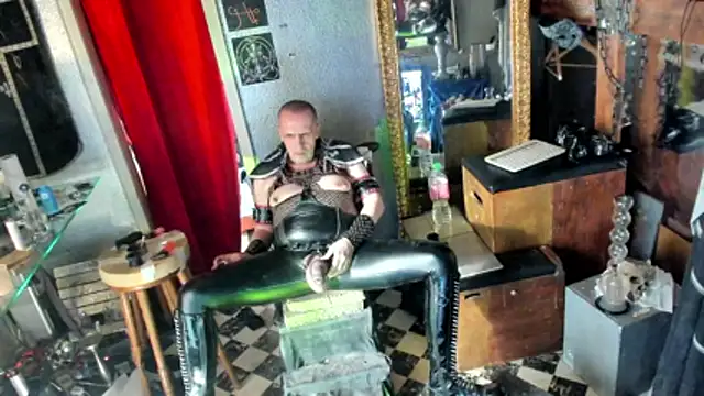 Snapshot of BULGEDEMON chatting on March 2026 03:18:01 PM BULGEDEMON online show from March 2026 03:18:01 PM