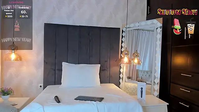 SHARONN     online show from January 2025 03:51:01 AM