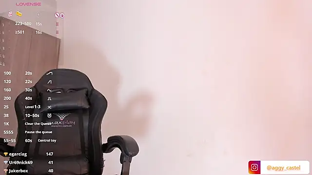 aggy castel online show from December 2024 10:47:02 PM