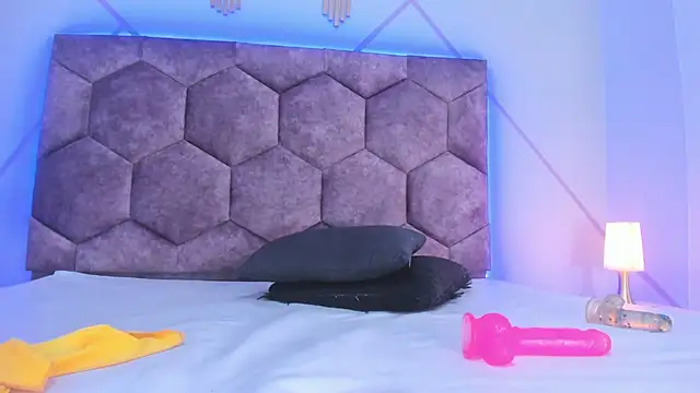 aggy castel online show from January 2025 11:06:02 PM