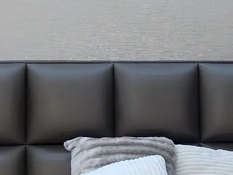 FoxyJoy online show from April 2026 11:00:01 AM