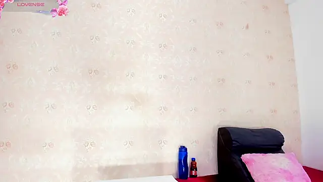 SARA COLLIINS  online show from September 2025 08:09:01 PM