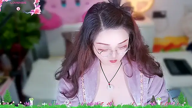 Weiwei5200 online show from December 2025 10:33:01 AM