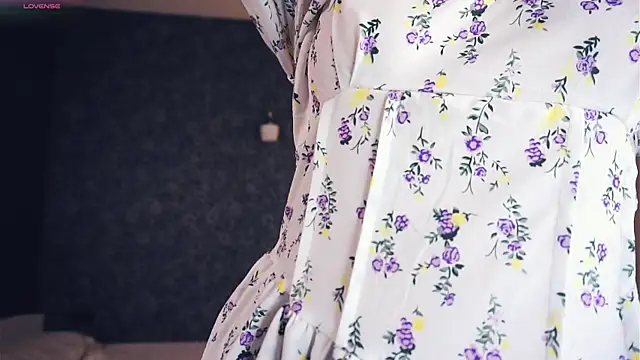 Snapshot of MoiraHavins chatting on November 2025 05:13:02 AM MoiraHavins online show from November 2025 05:13:02 AM